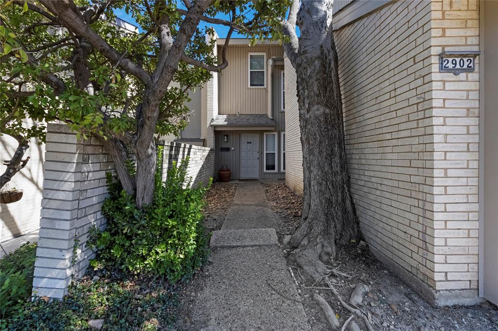 2902 Country Place Circle
