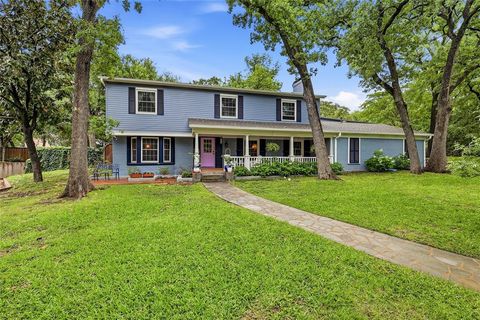 Photo of 2110 Emerson Circle, Denton, TX 76209 (MLS # 21250225)