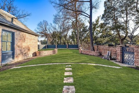 Tiny photo for 1 Willowood Street, Highland Park, TX 75205 (MLS # 21124967)