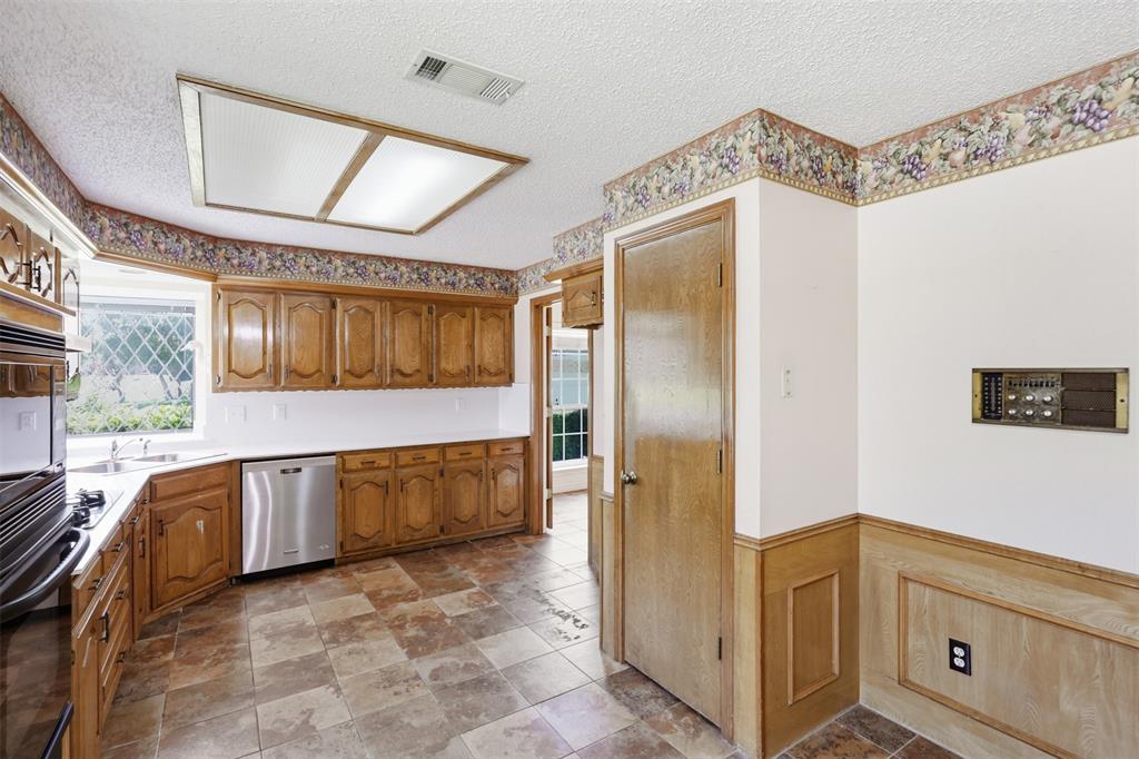 2110 Meadowview Court