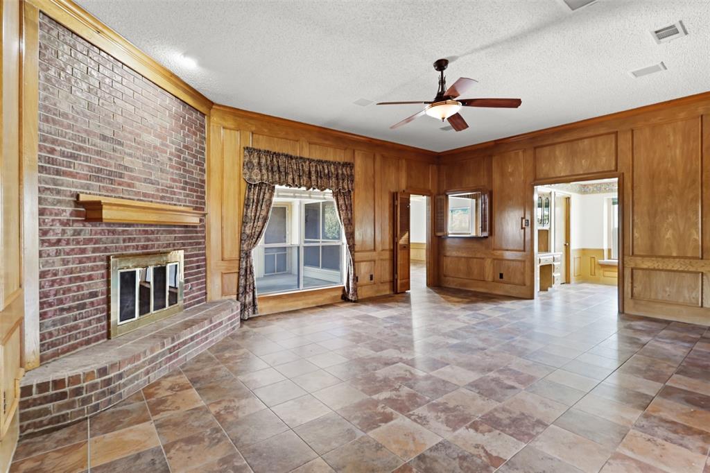 2110 Meadowview Court