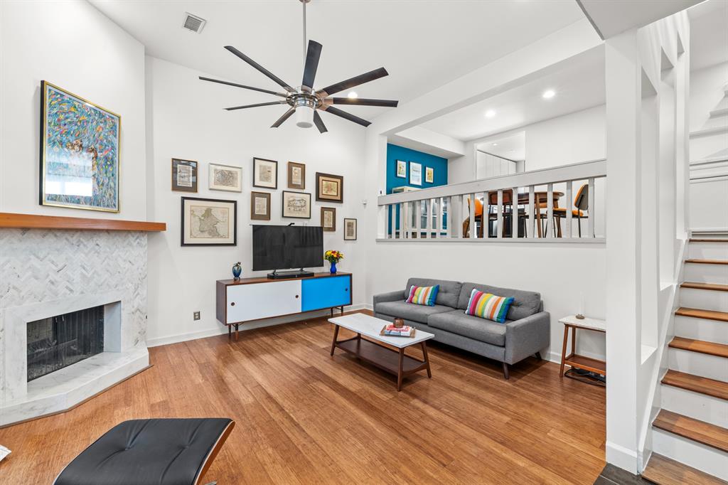 4310 Bowser Avenue 113