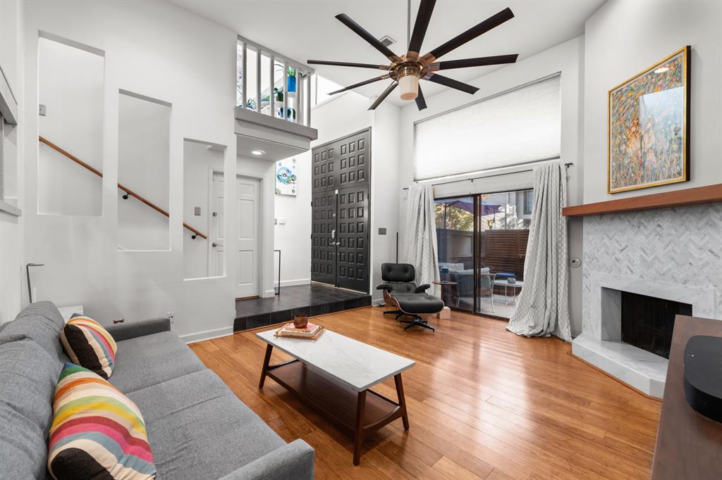 4310 Bowser Avenue 113
