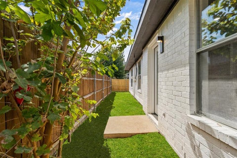 Tiny photo for 10232 Blackjack Oaks Drive, Dallas, TX 75227 (MLS # 21397113)