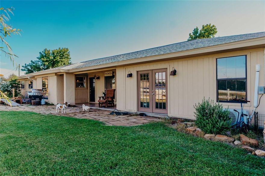 Current lender is willing to work with buyer!!!  

Charming 3-Bedroom, 2-Bath Stucco Home on 19.967 Acres – Ag Exempt & Horse-Friendly

Discover the perfect blend of comfort and country living with this beautifully maintained 3-bedroom, 2-bath home set on nearly 20 acres of ag-exempt land. Featuring an open floor plan, this stucco residence includes a cozy wood-burning stove, perfect for relaxing evenings. The spacious layout is ideal for both family living and entertaining.

Enjoy breathtaking views from every angle, thanks to the gently rolling landscape covered in lush Coastal grass, dotted with a few mature trees for shade and character. Horse lovers will appreciate the wide-open space and horse-friendly setup.

Tucked away down a secluded private drive, this property offers exceptional privacy, complete with an automatic gate for added security and convenience.