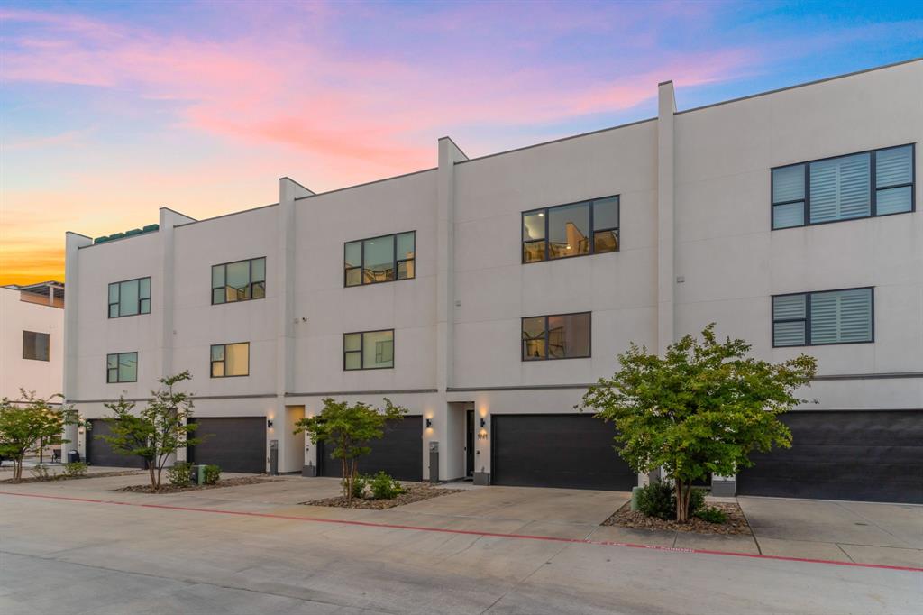 4949 Blaynes View