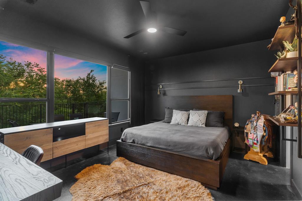 4949 Blaynes View
