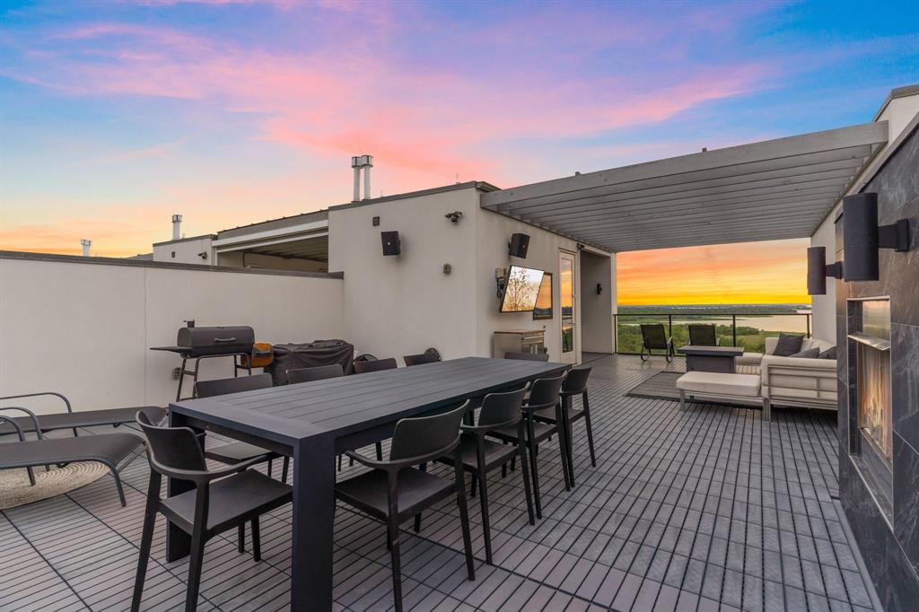 Westport Lakeview Villas - Residential