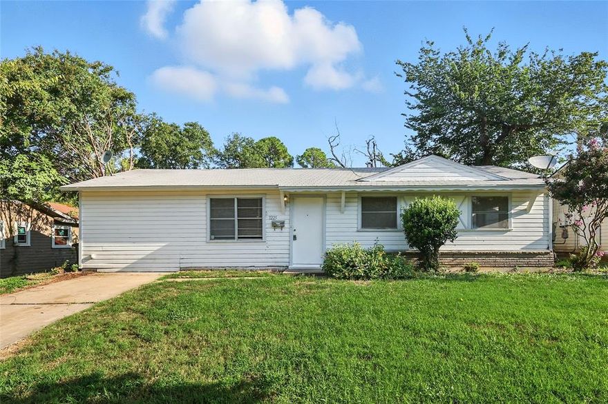 Charming & Updated Starter Home in Fort Worth!
Welcome to 7225 Van Natta Lane, a delightful and updated single-family home offering an excellent opportunity for first-time buyers or investors in the desirable 76112 area. This bright and move-in-ready property features 3 bedrooms and 1 bathroom, all finished with fresh, neutral paint and attractive wood-look flooring throughout. The interior boasts a highly functional layout, including a spacious main living area and a functional kitchen with classic white cabinetry and a gas range. A breakfast bar provides convenient seating and connection between the kitchen and main room.

The highlight of this home is the large, fully fenced backyard with an existing concrete patio, offering an ideal blank canvas for outdoor entertaining, gardening, or secure play for children and pets. Located in a quiet neighborhood, the home provides easy access to major highways I-820 and I-30, simplifying commutes to downtown Fort Worth and the wider metroplex. This is a solid, clean property ready for its next owner!
