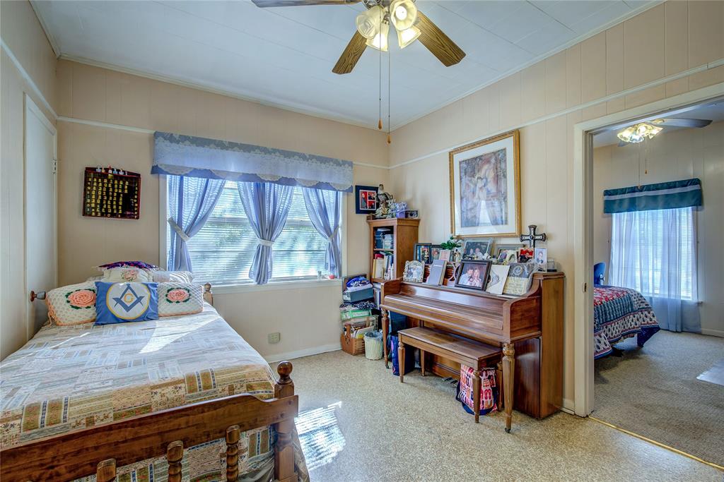 Orig Town Of Wolfe City - Residential