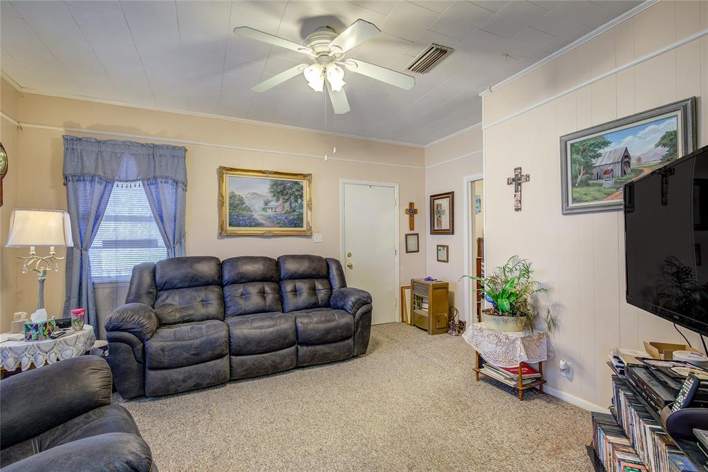 Orig Town Of Wolfe City - Residential