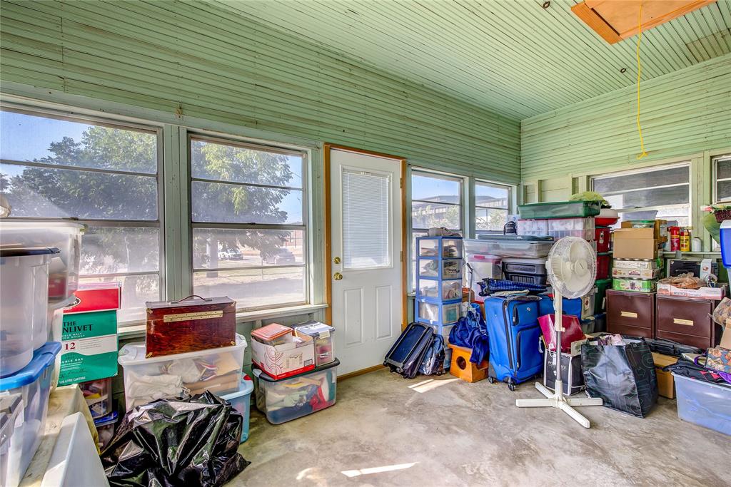 Orig Town Of Wolfe City - Residential