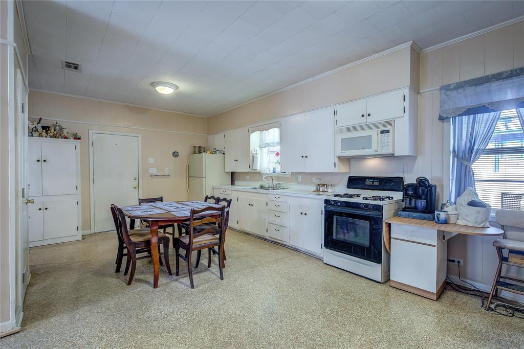 Orig Town Of Wolfe City - Residential