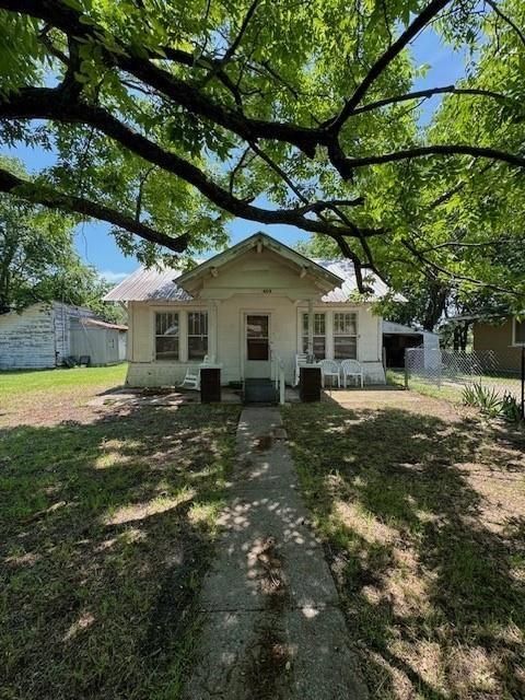 409 E College Street Leonard TX 75452