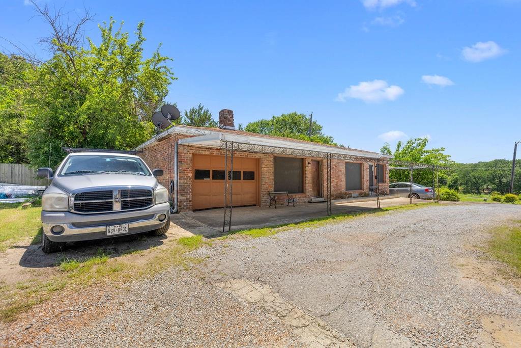 2070 N US Hwy 69