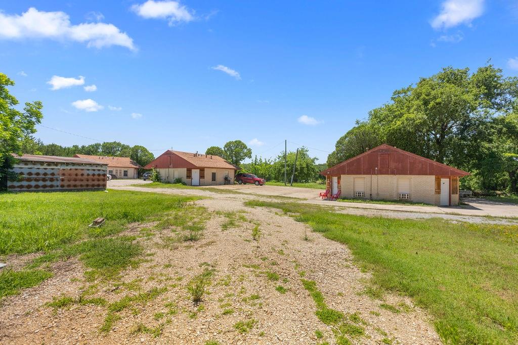 2070 N US Hwy 69