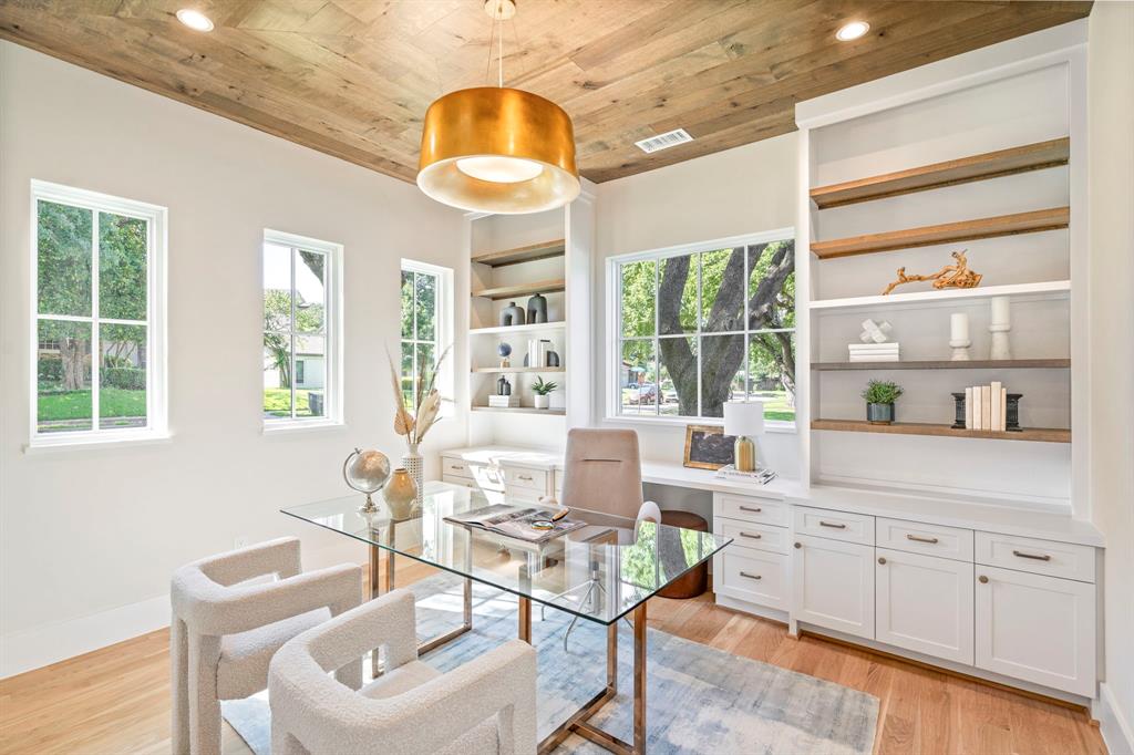 LAKE RIDGE ESTATES 1ST INST - Residential