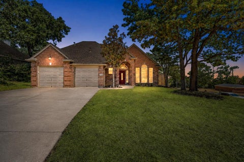 Photo of 1429 Wilderness Street, Denton, TX 76205 (MLS # 21376394)