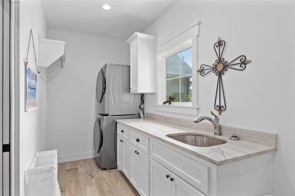 Kings Point Cove - Residential