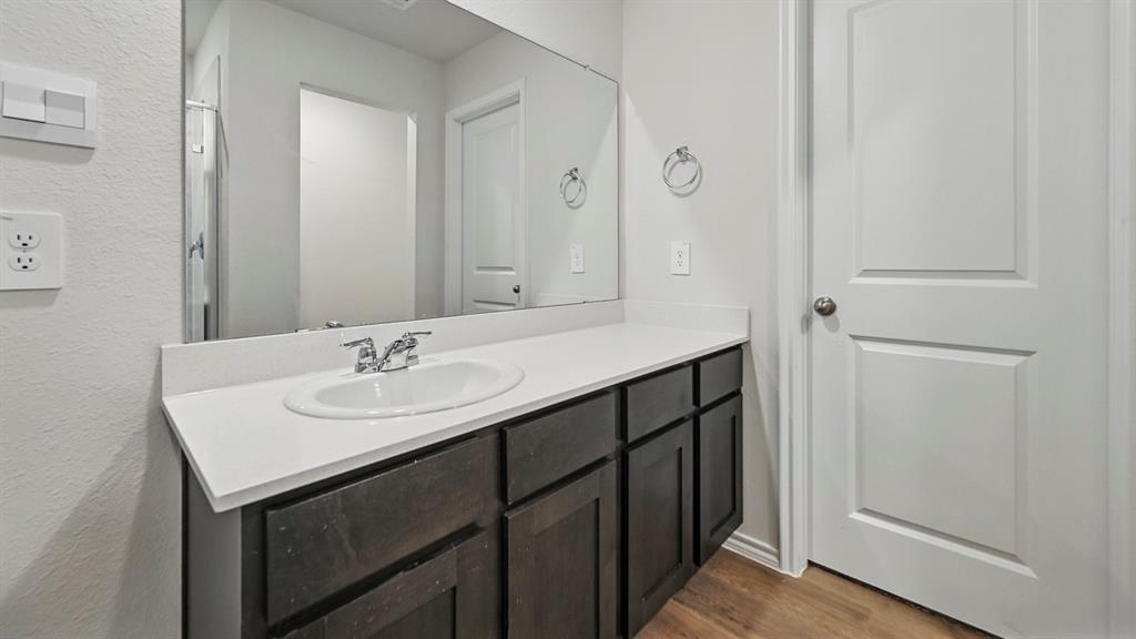 3934 Applewood Trail