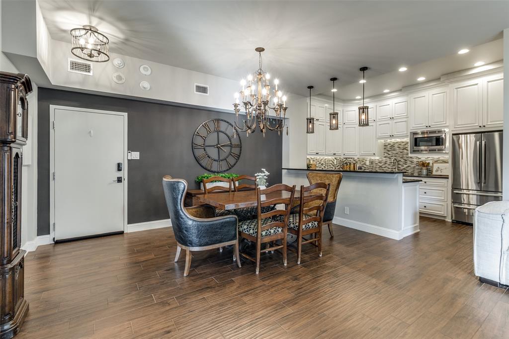 6211 W Northwest Highway G115