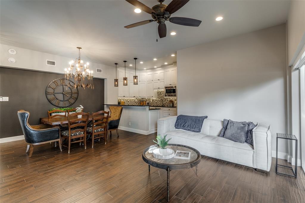 6211 W Northwest Highway G115