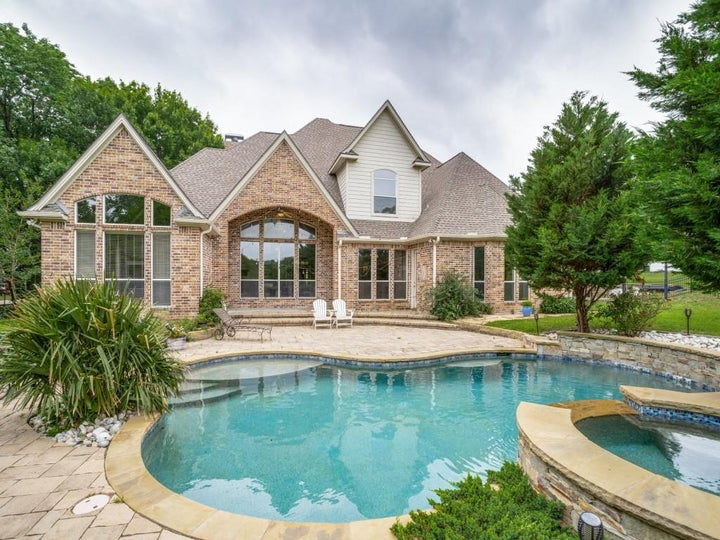 Photo 1 of 39 — 207 River Oaks, Combine, TX 75159