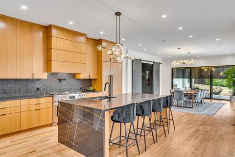 Tiny photo for 7533 Royal Place, Dallas, TX 75230 (MLS # 21177995)