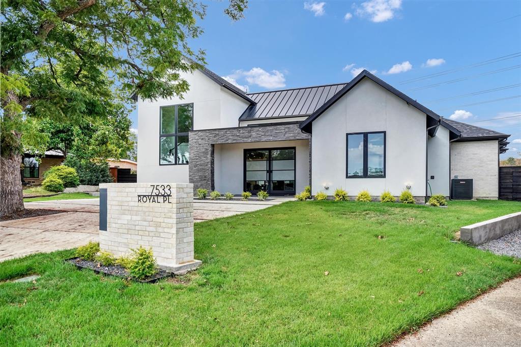 7533 Royal Place