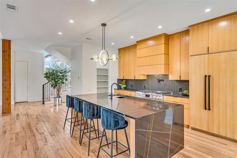 Tiny photo for 7533 Royal Place, Dallas, TX 75230 (MLS # 21177995)