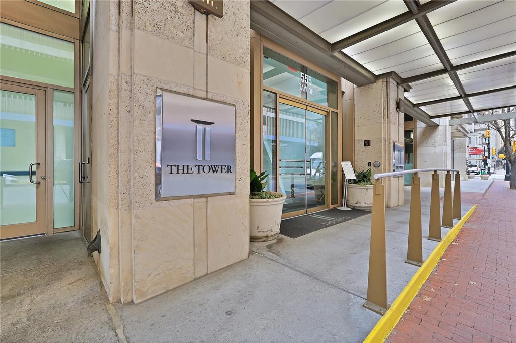 500 Throckmorton Street 1701