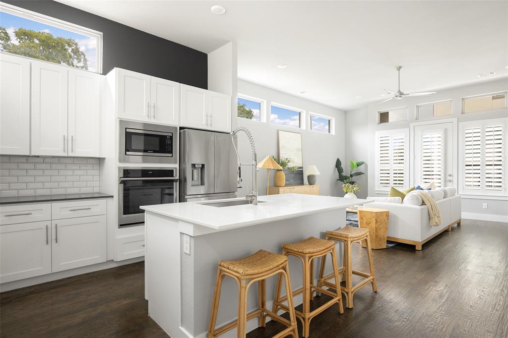 4222 Roseland Bldg 4226 - Residential Lease