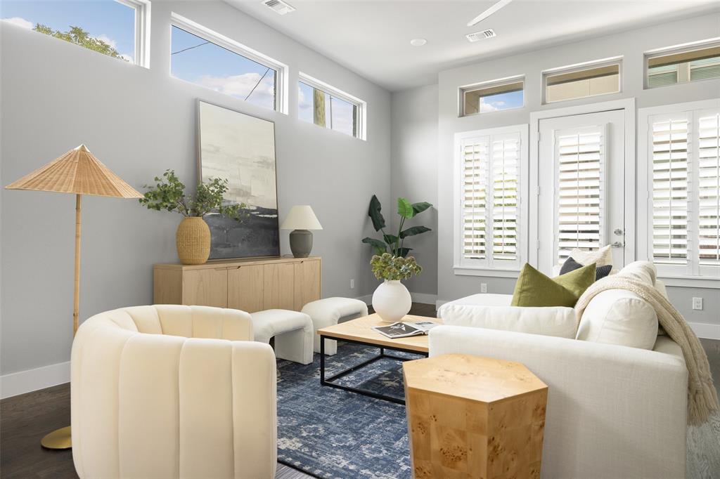 4222 Roseland Bldg 4226 - Residential Lease