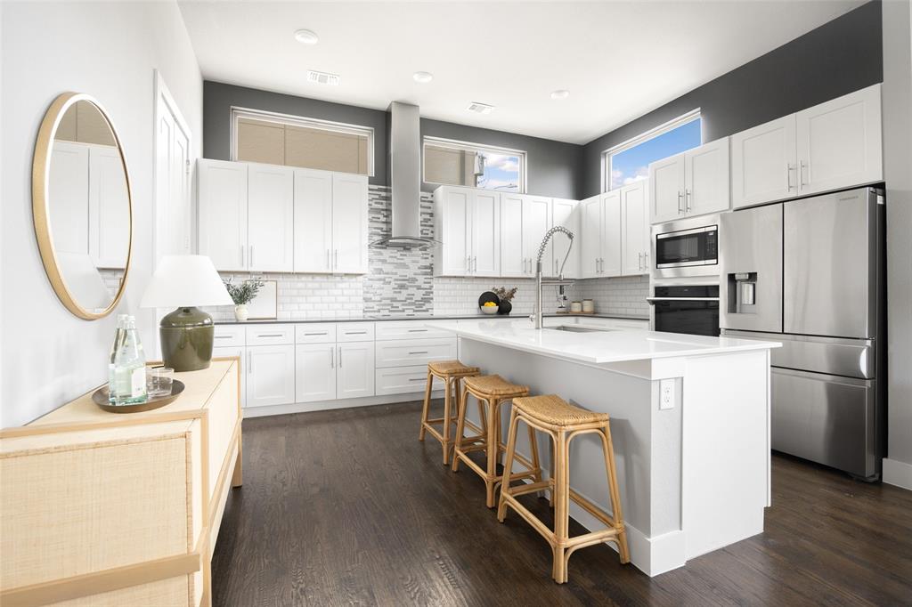 4222 Roseland Bldg 4226 - Residential Lease