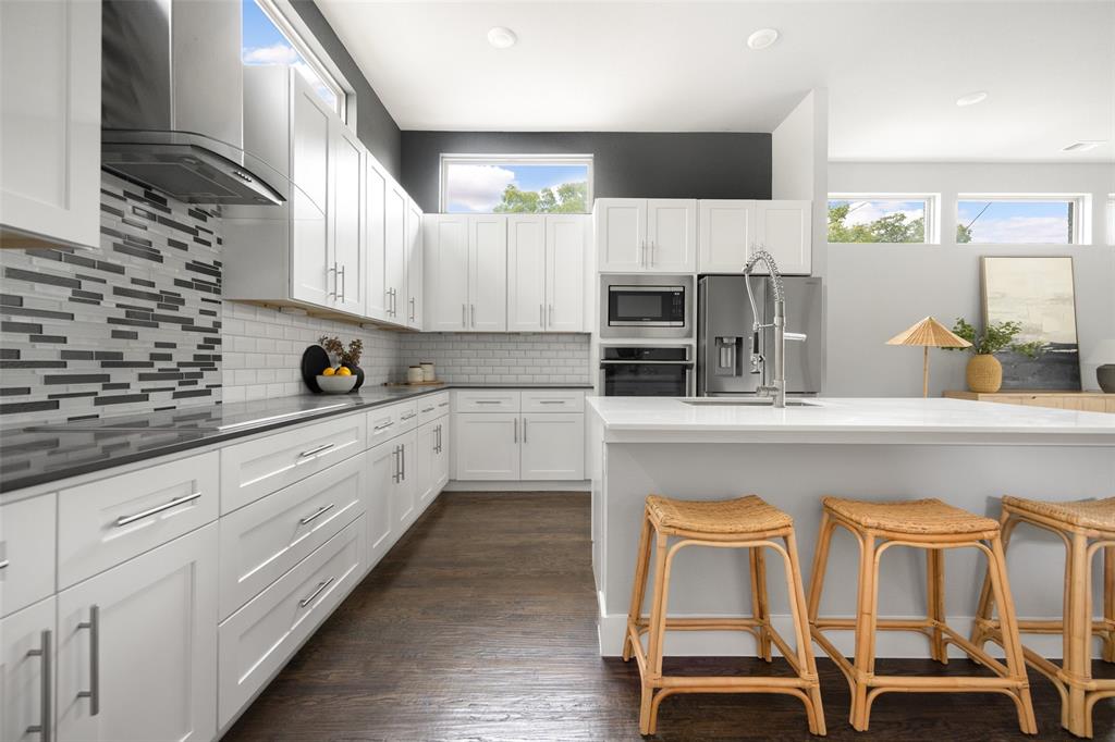 4222 Roseland Bldg 4226 - Residential Lease