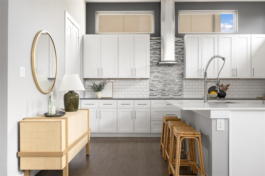 4222 Roseland Bldg 4226 - Residential Lease