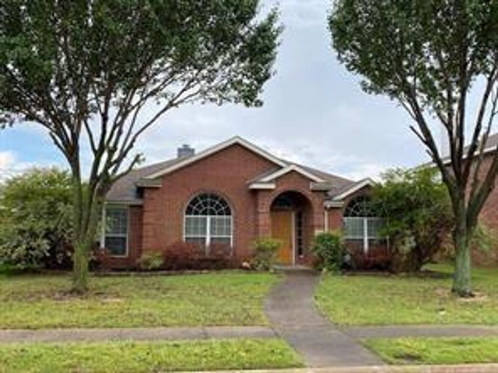 Photo of 1520 Summerfield Drive, Allen, TX 75002 (MLS # 21194261)