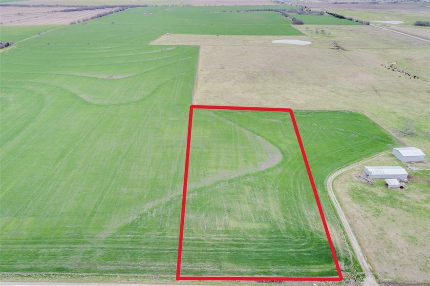 Escape to the tranquility of the countryside with this beautiful 2.5-acre parcel, perfect for building your dream home! Located in a quiet rural area, but only minutes to the tollway extension and town! this property features: Plenty of space for a home, barn, or garden. Quiet country road with easy access and only 3 miles to the new Dallas North Tollway extension. Room for livestock, recreation, or simply enjoying nature. Stunning sunrise and sunset views. Enjoy the peaceful surroundings, fresh air, and star-filled skies that only country living can offer! Whether you're looking for a private retreat or a place to put down roots, this property is full of possibilities.