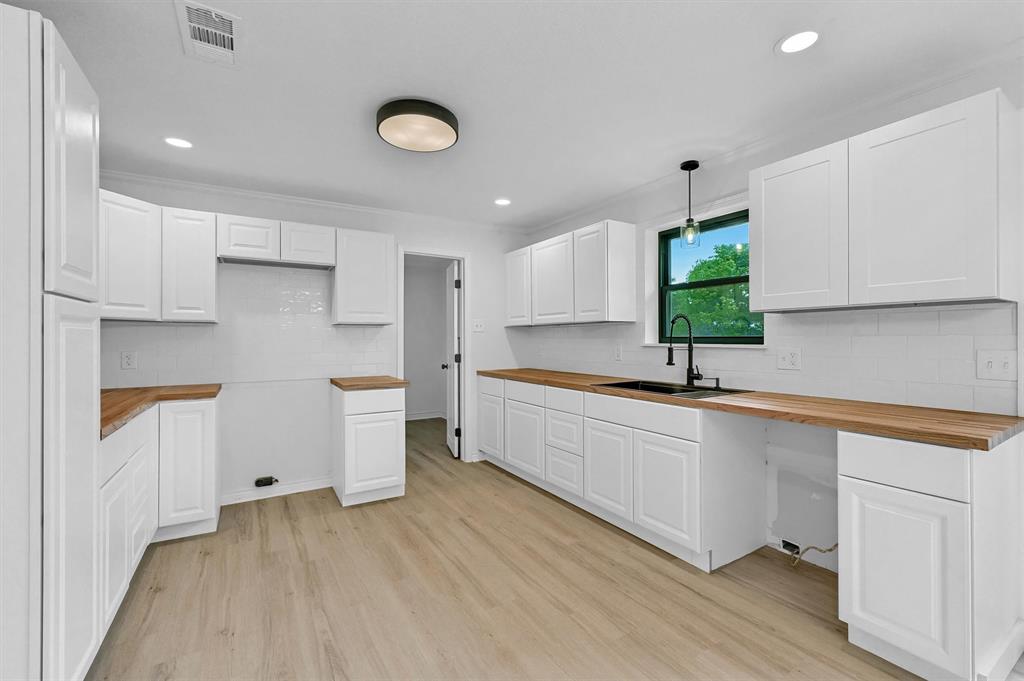 G-1106 SIVILLS S B A-G1106 - Residential