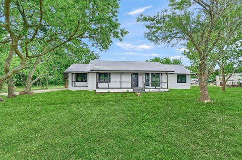 2760 FM 1897 Bells TX 75414