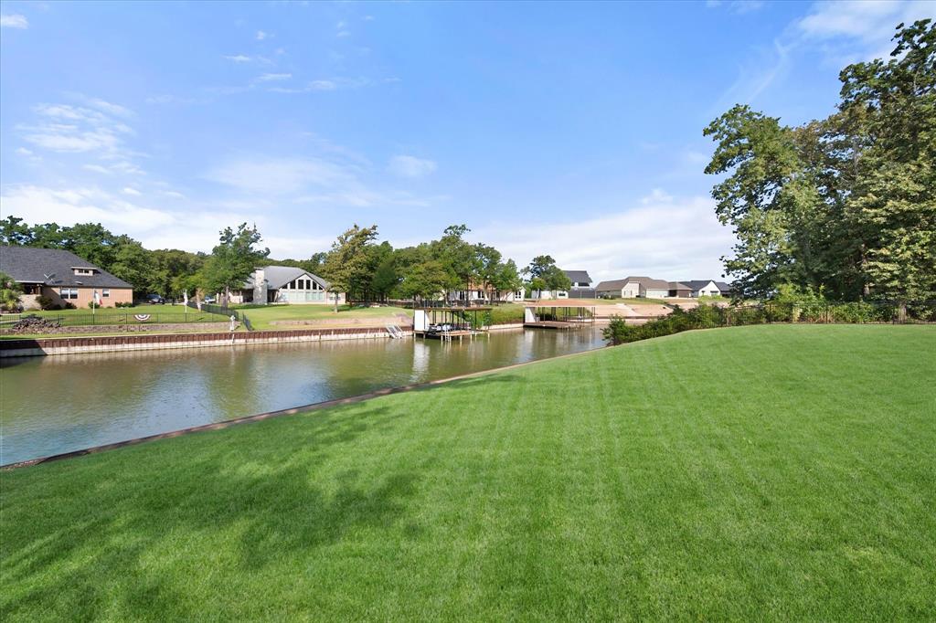 560 Clubhouse Drive