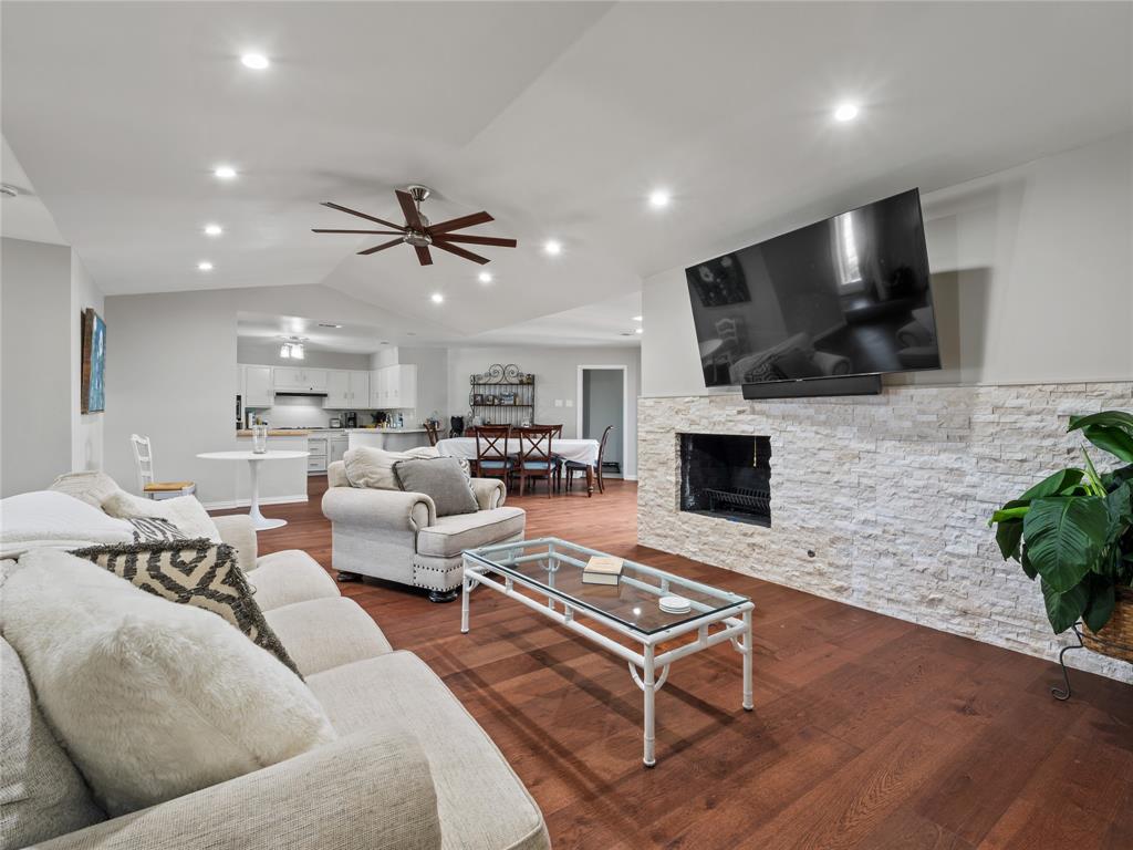 Schreiber Manor 01 Inst - Residential