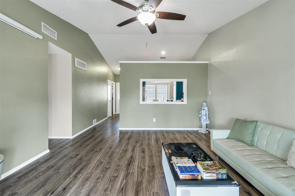 5928 Chisholm Trail