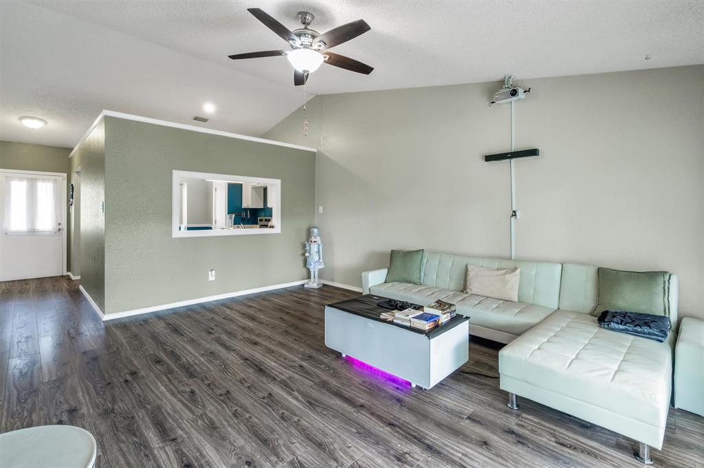 5928 Chisholm Trail