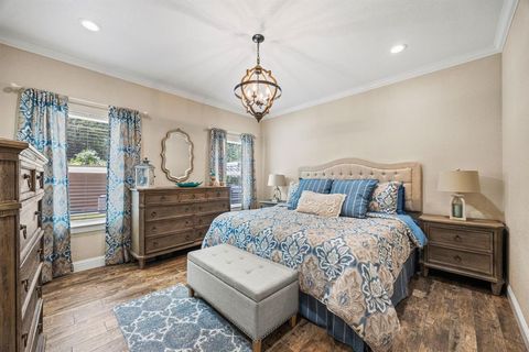 Tiny photo for 136 N Bronco Court, Springtown, TX 76082 (MLS # 20985890)