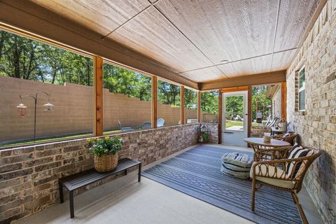 Tiny photo for 136 N Bronco Court, Springtown, TX 76082 (MLS # 20985890)