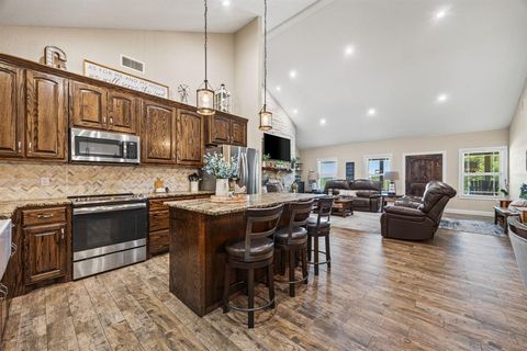 Tiny photo for 136 N Bronco Court, Springtown, TX 76082 (MLS # 20985890)