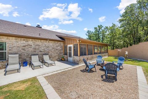 Tiny photo for 136 N Bronco Court, Springtown, TX 76082 (MLS # 20985890)