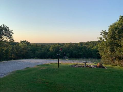 Tiny photo for 136 N Bronco Court, Springtown, TX 76082 (MLS # 20985890)