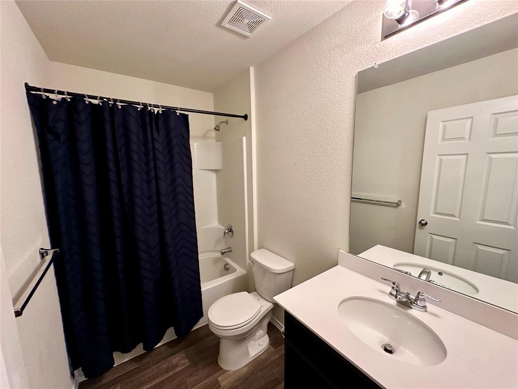 PARKS AT BOAT CLUB - Residential Lease